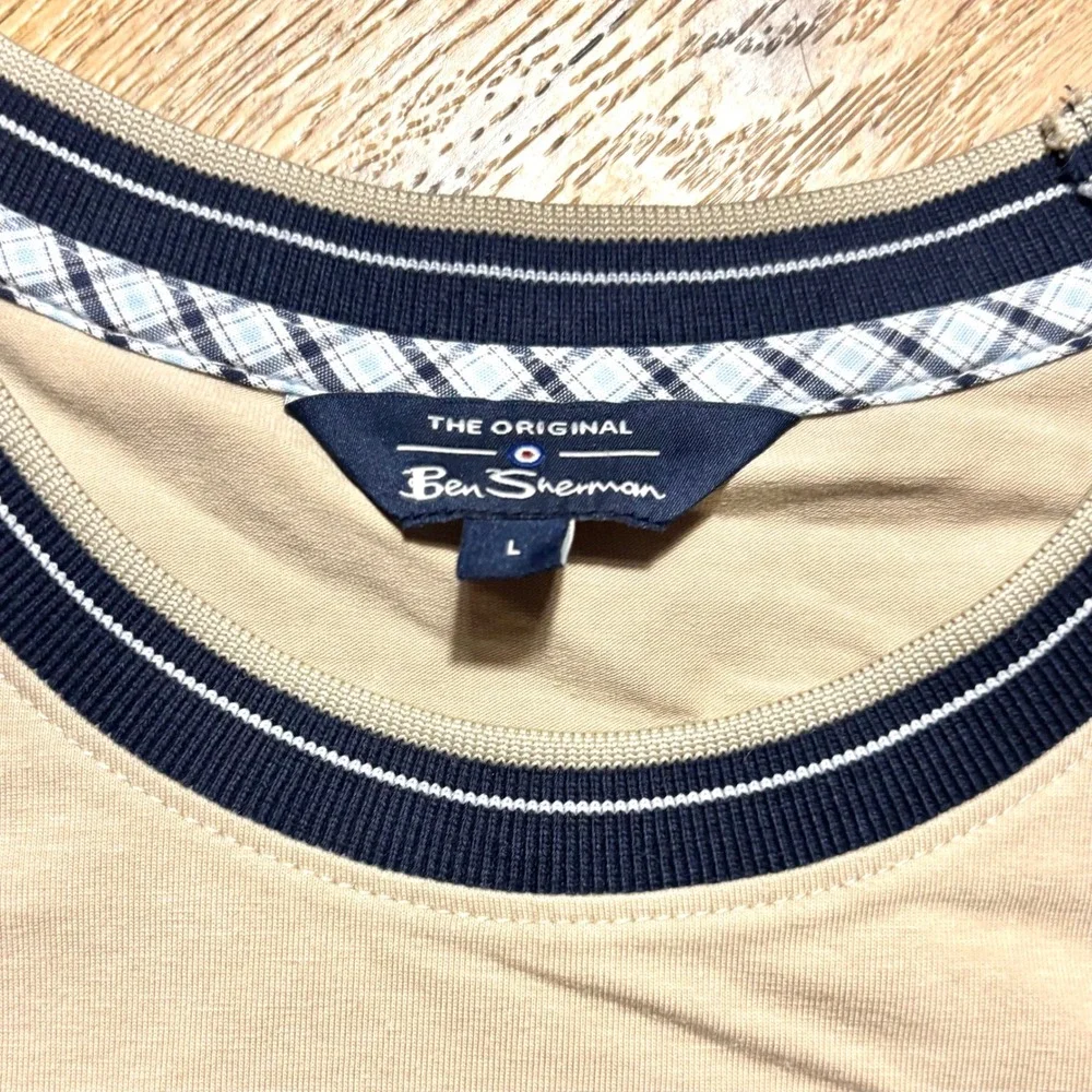 Ben Sherman Beige Mens Crew Neck Pocket T-shirt Navy Tipping Collar Sleeve Large - Picture 3 of 6